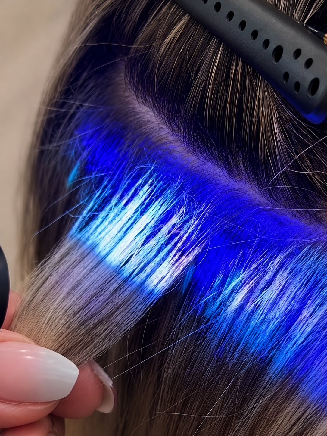 Aplicación de extensiones con luz UV